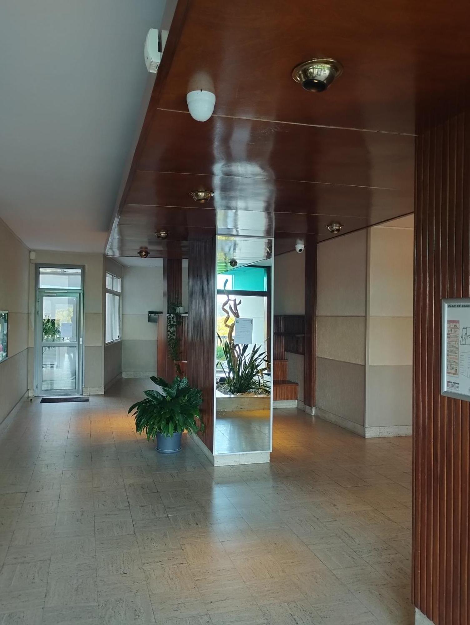 Chambrette Boulevard Des Pyrenees Hypercentre 10m Carre Wc Sur Le Palier, Porte40 *