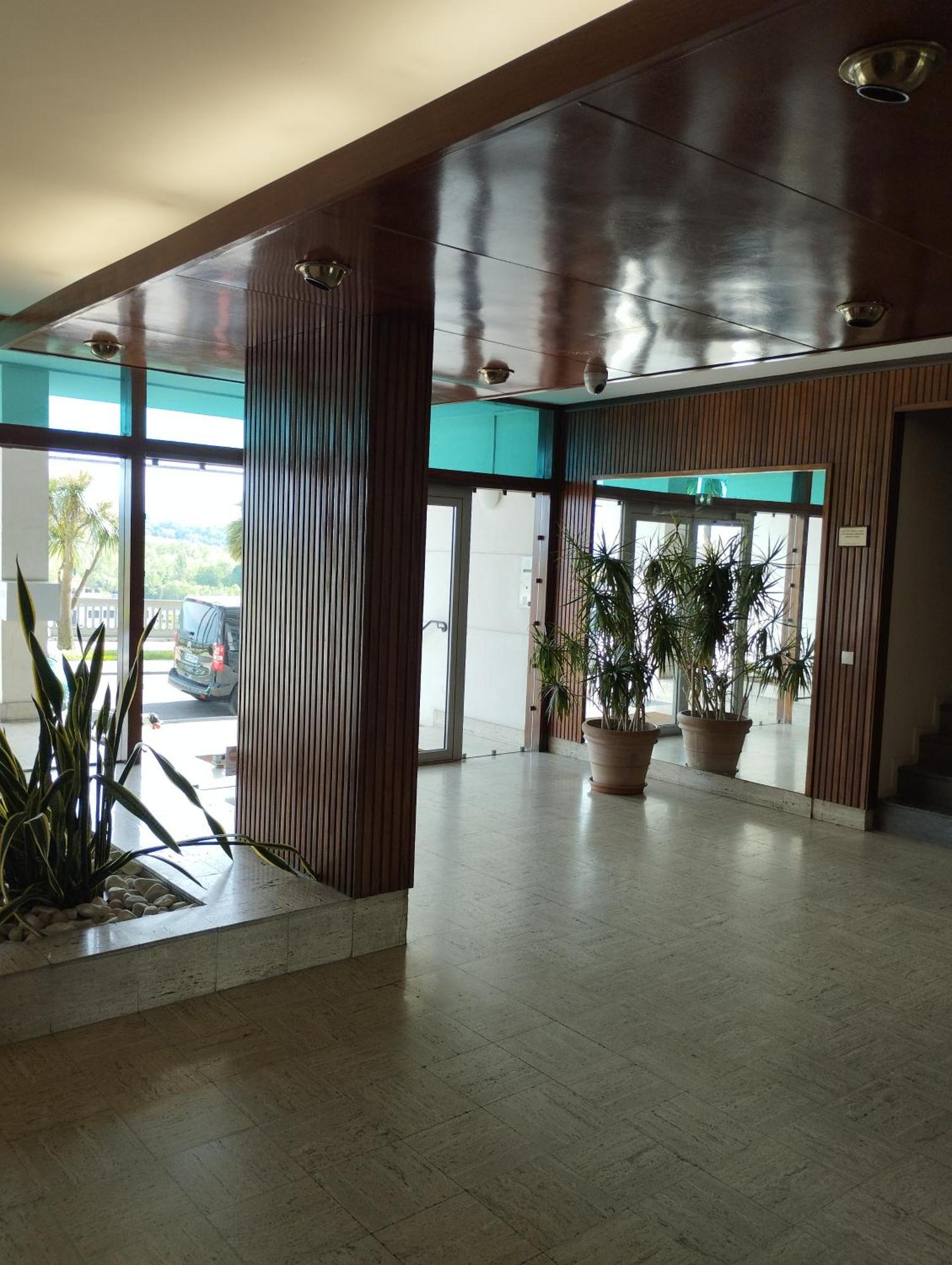 Appartement Chambrette Boulevard Des Pyrenees Hypercentre 10m Carre Wc Sur Le Palier, Porte40 *